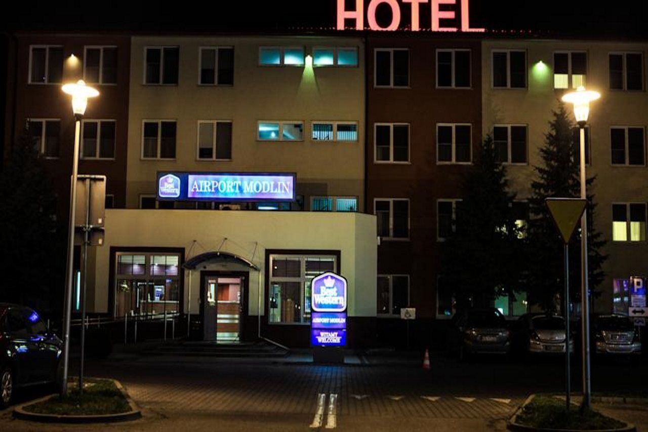 Hotel Mazovia Airport Modlin Nowy Dwór Mazowiecki Buitenkant foto