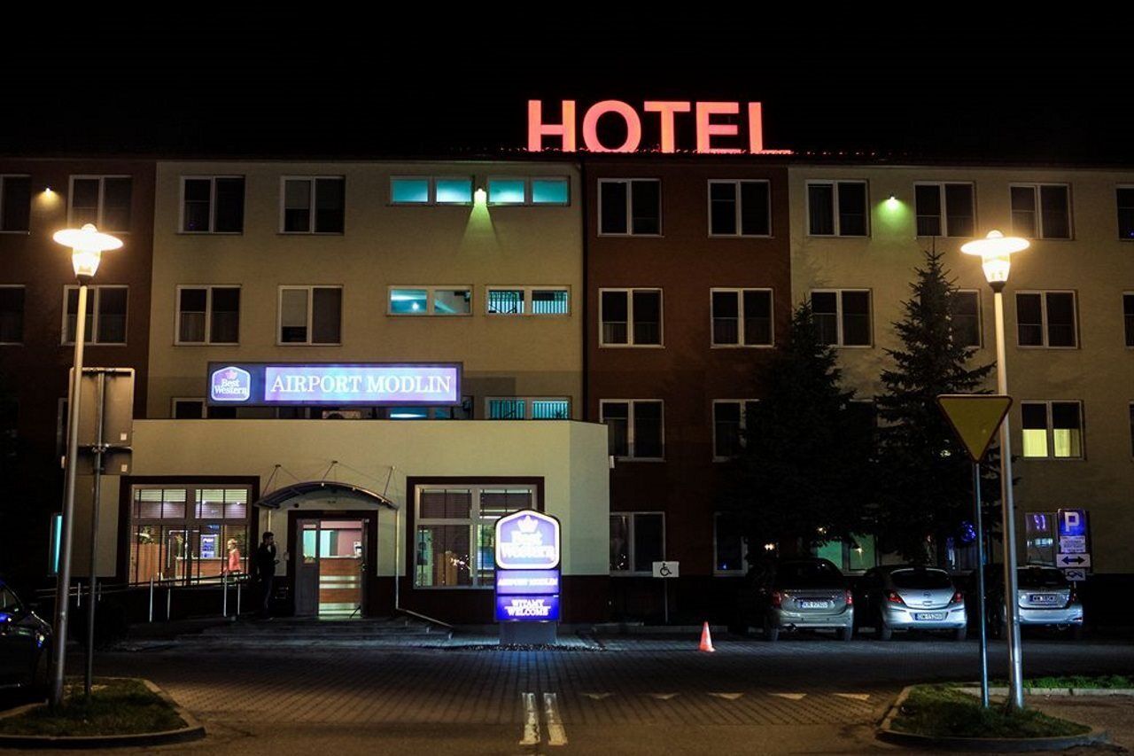 Hotel Mazovia Airport Modlin Nowy Dwór Mazowiecki Buitenkant foto